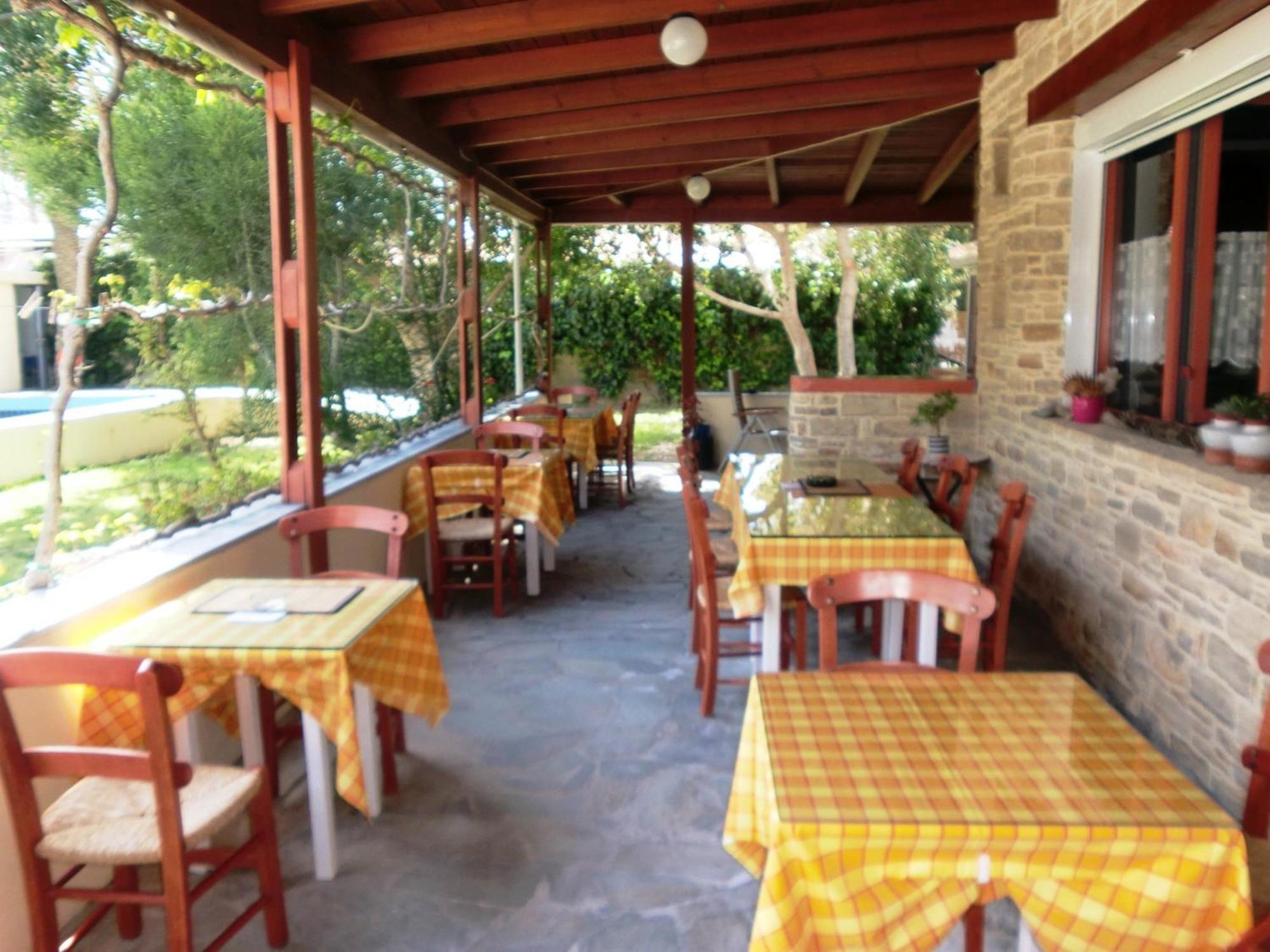 Hotel Neos Matala Bagian luar foto
