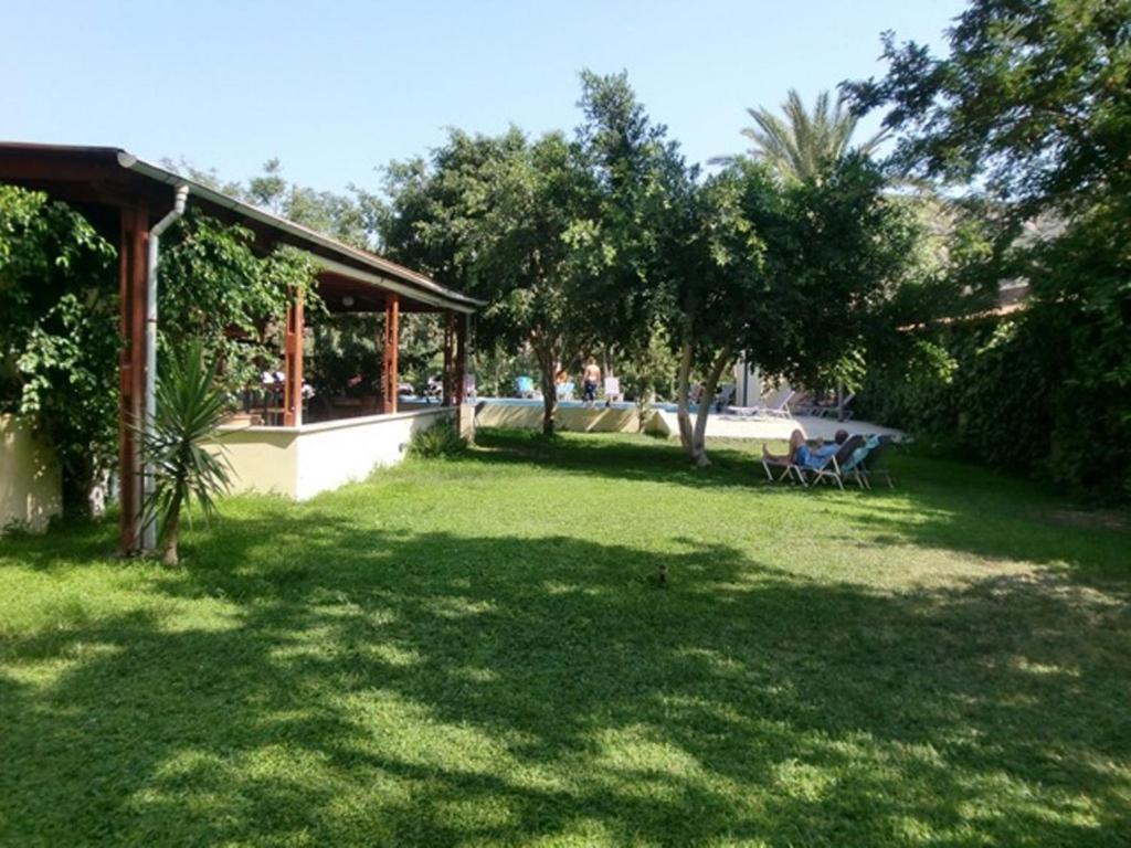 Hotel Neos Matala Bagian luar foto