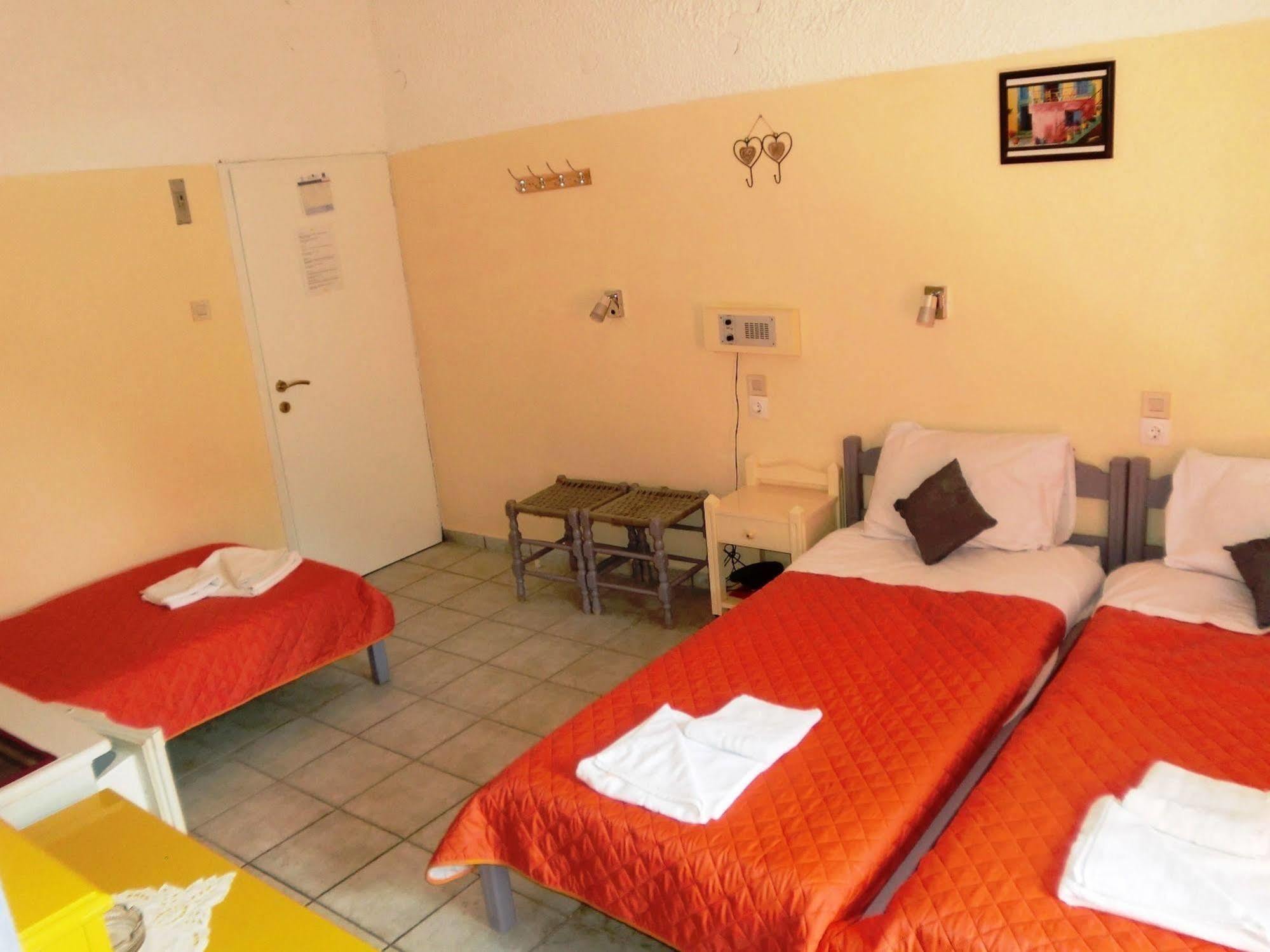 Hotel Neos Matala Bagian luar foto