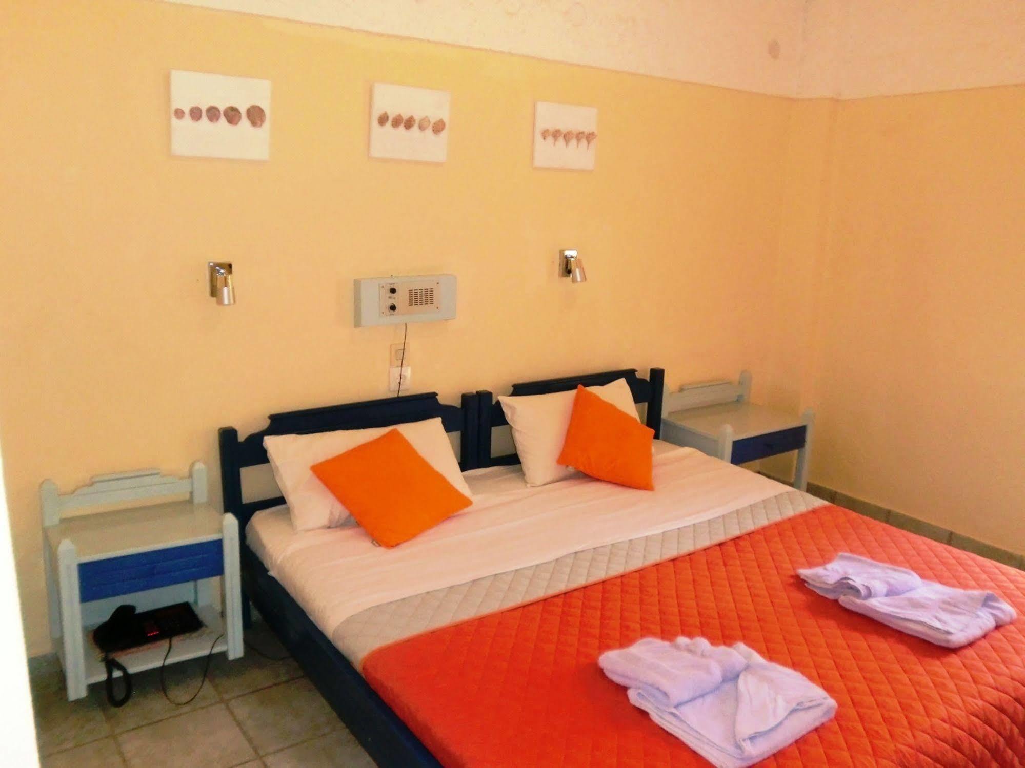 Hotel Neos Matala Bagian luar foto