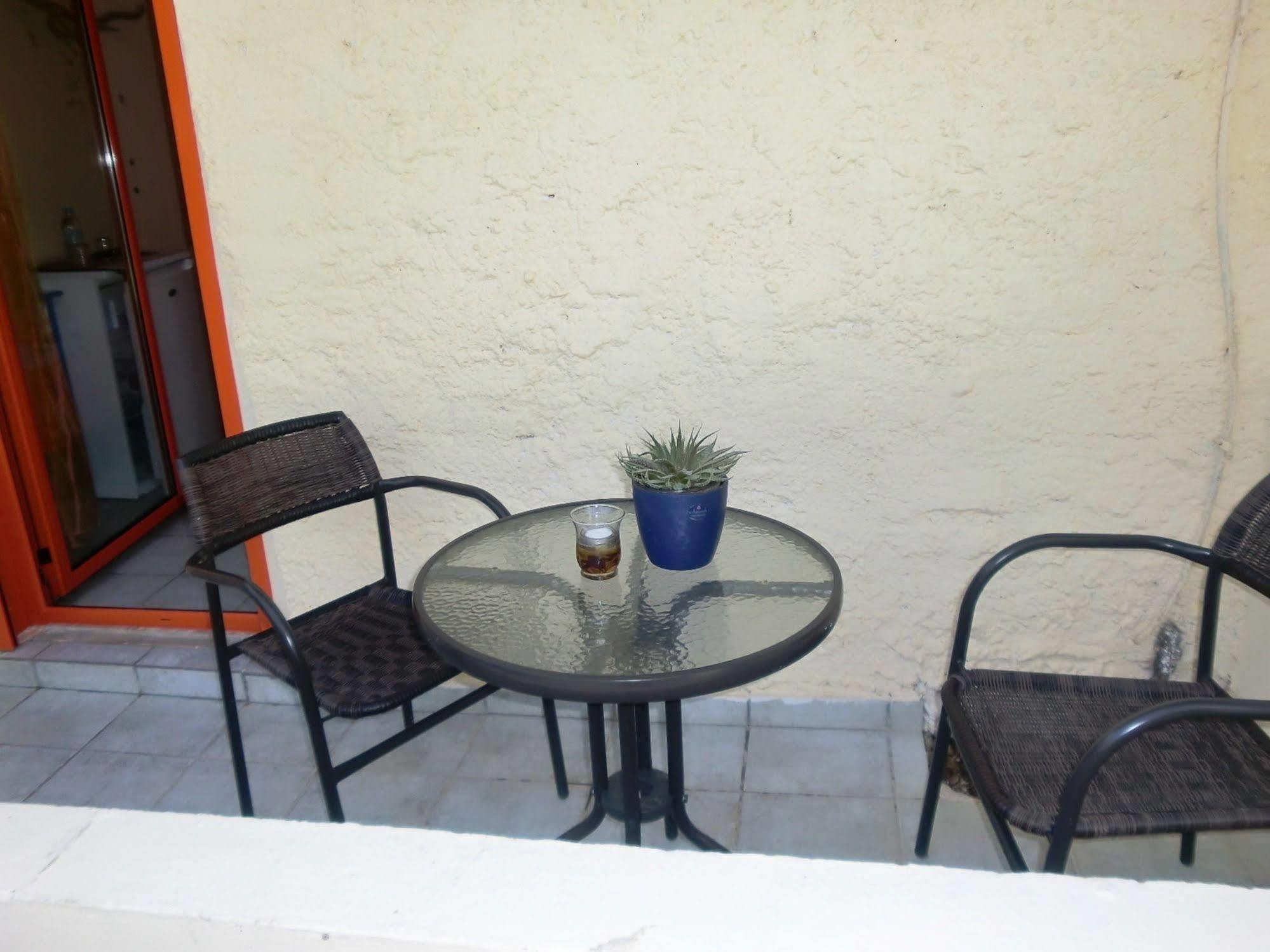 Hotel Neos Matala Bagian luar foto