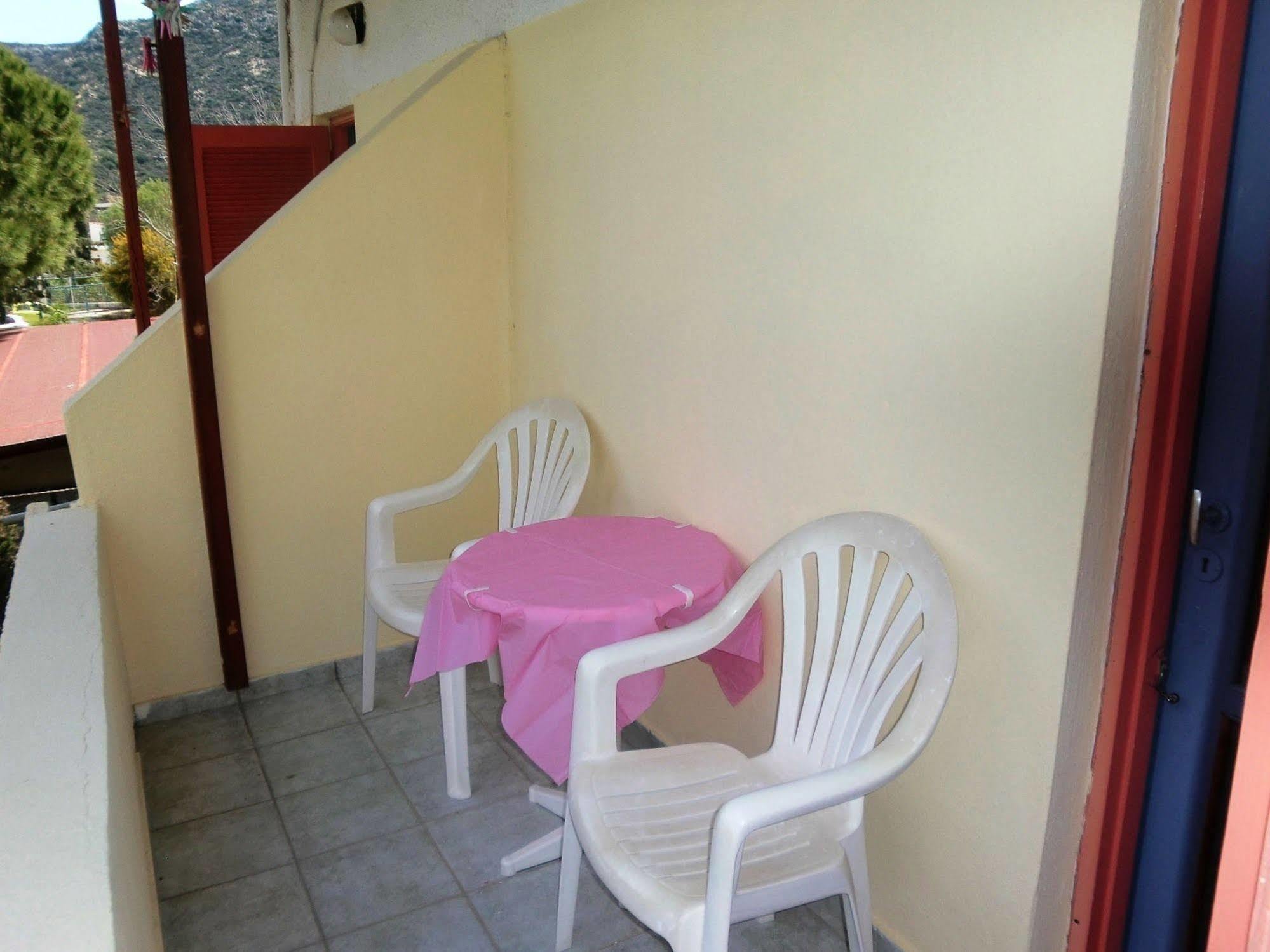 Hotel Neos Matala Bagian luar foto