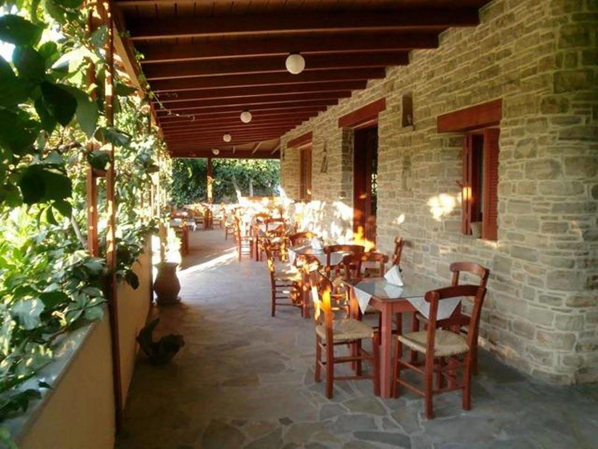 Hotel Neos Matala Bagian luar foto