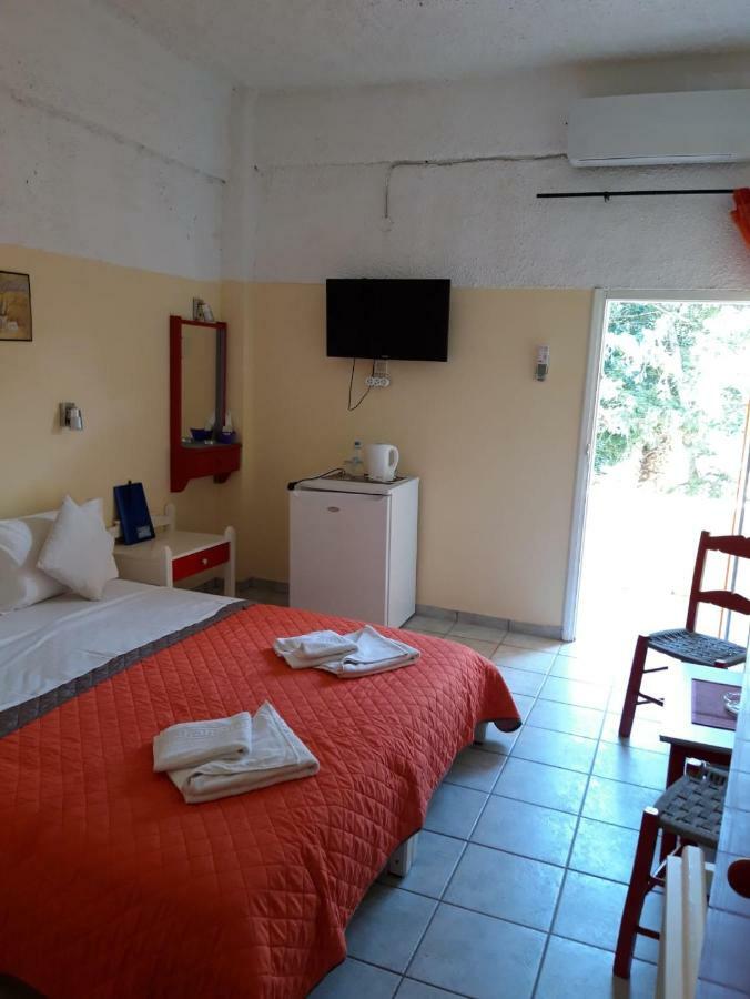 Hotel Neos Matala Bagian luar foto