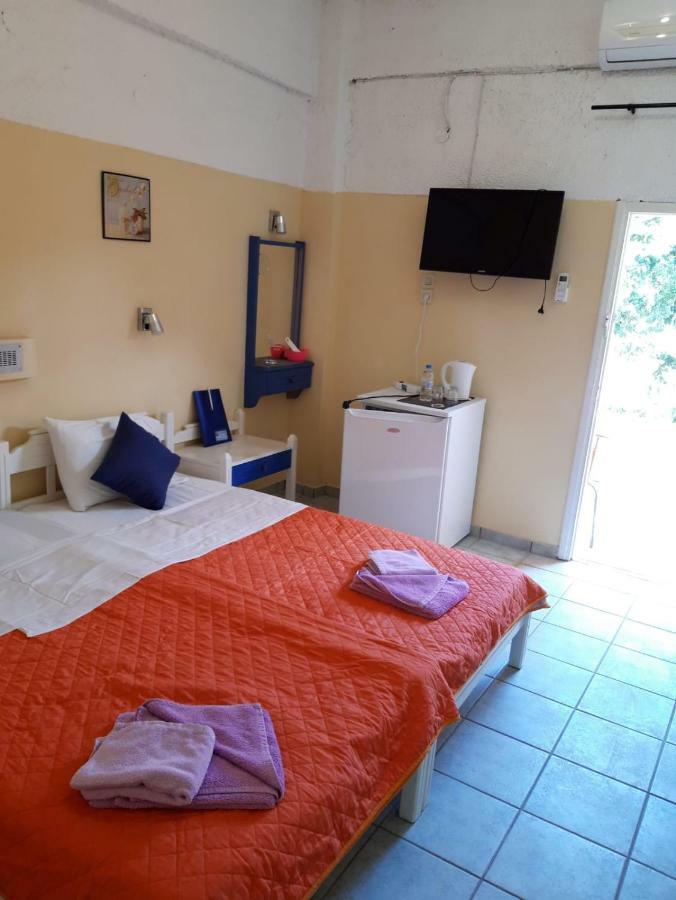 Hotel Neos Matala Bagian luar foto